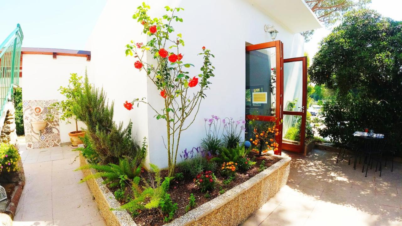 Hotel Rio Claro Fondi Extérieur photo