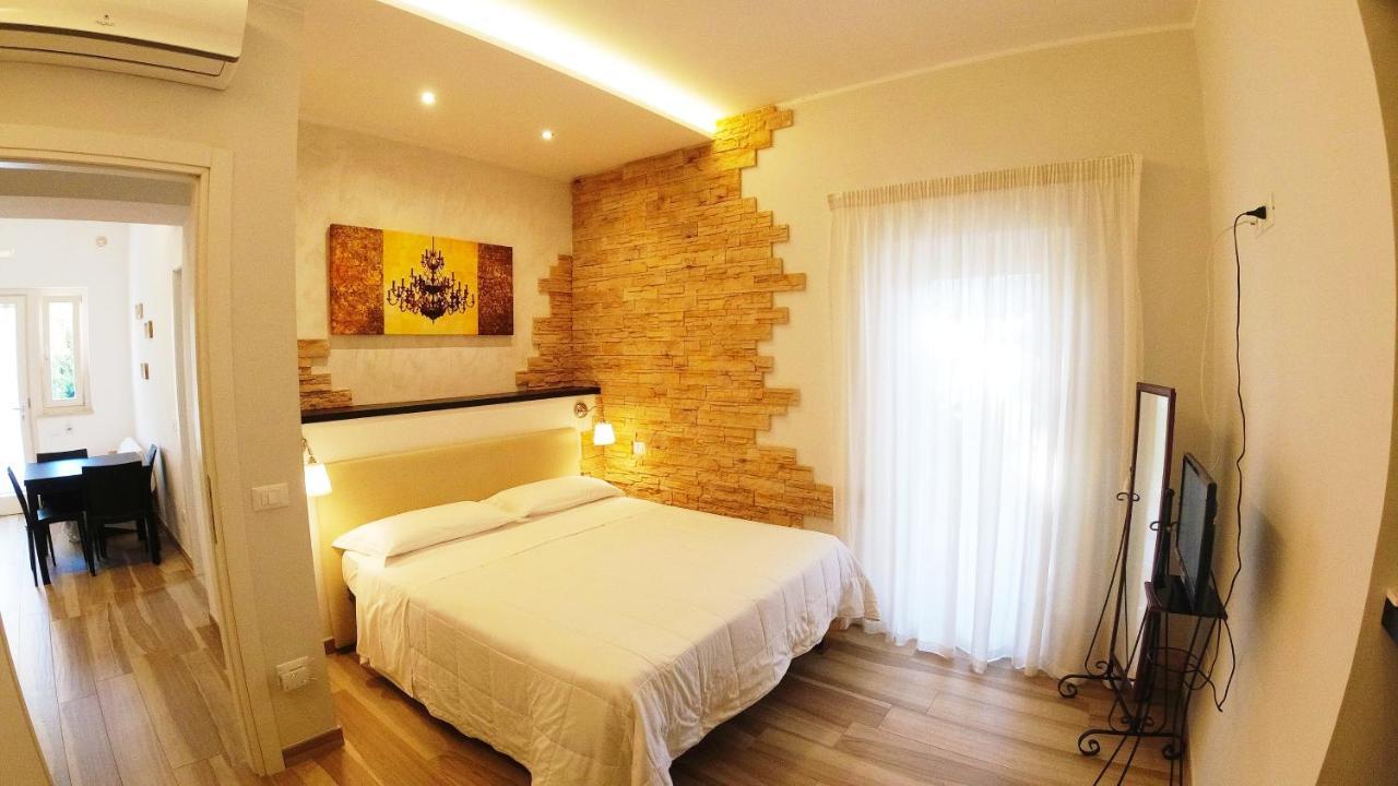 Hotel Rio Claro Fondi Extérieur photo