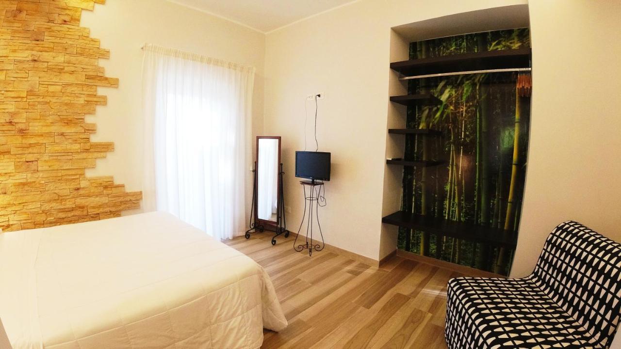 Hotel Rio Claro Fondi Extérieur photo