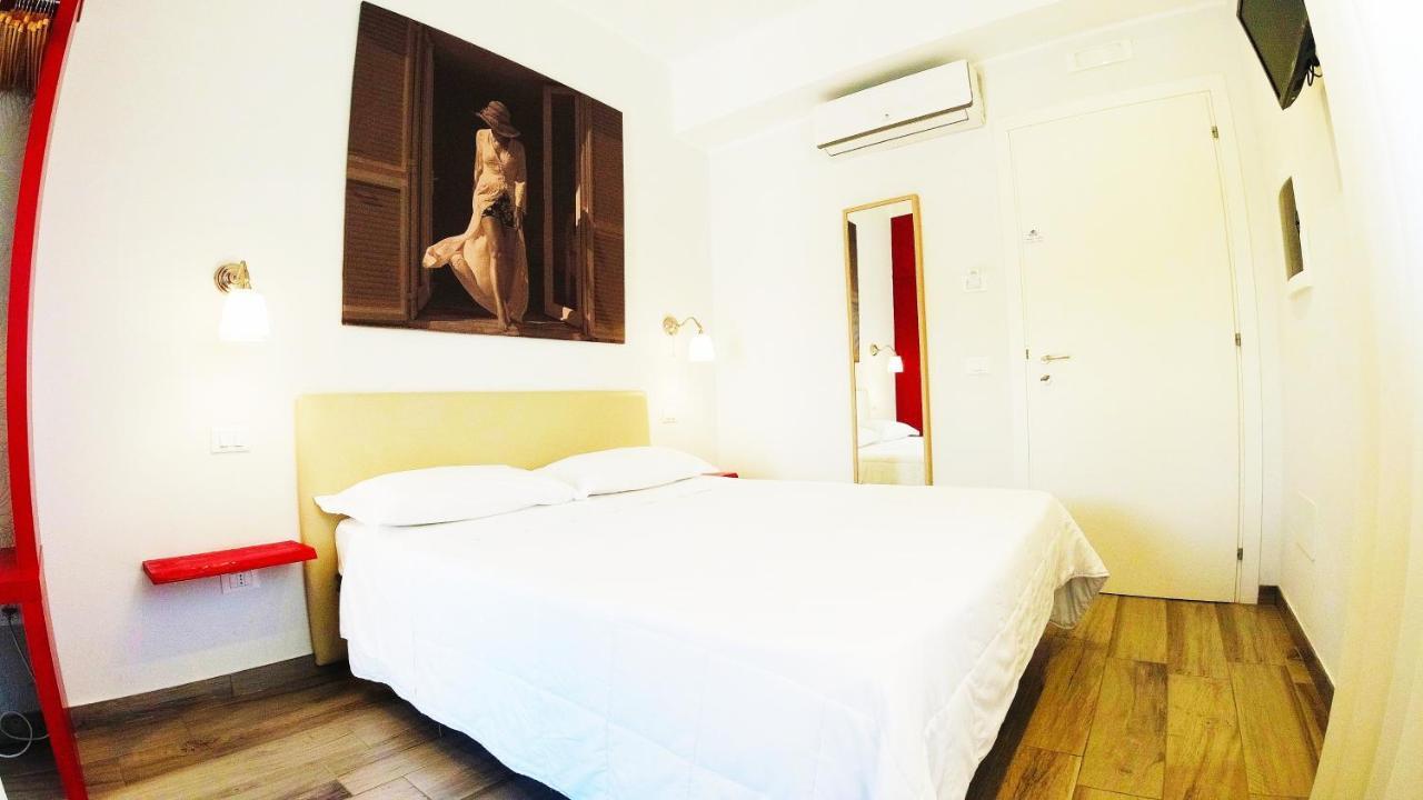 Hotel Rio Claro Fondi Extérieur photo
