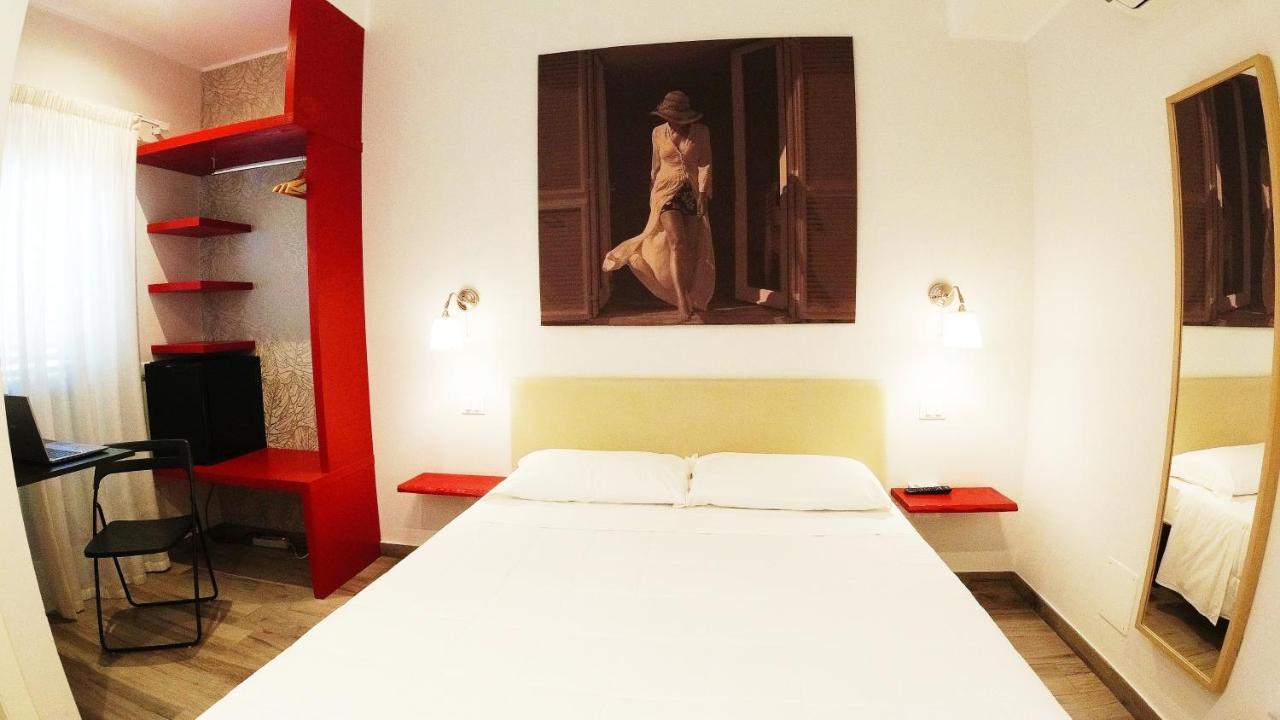 Hotel Rio Claro Fondi Extérieur photo