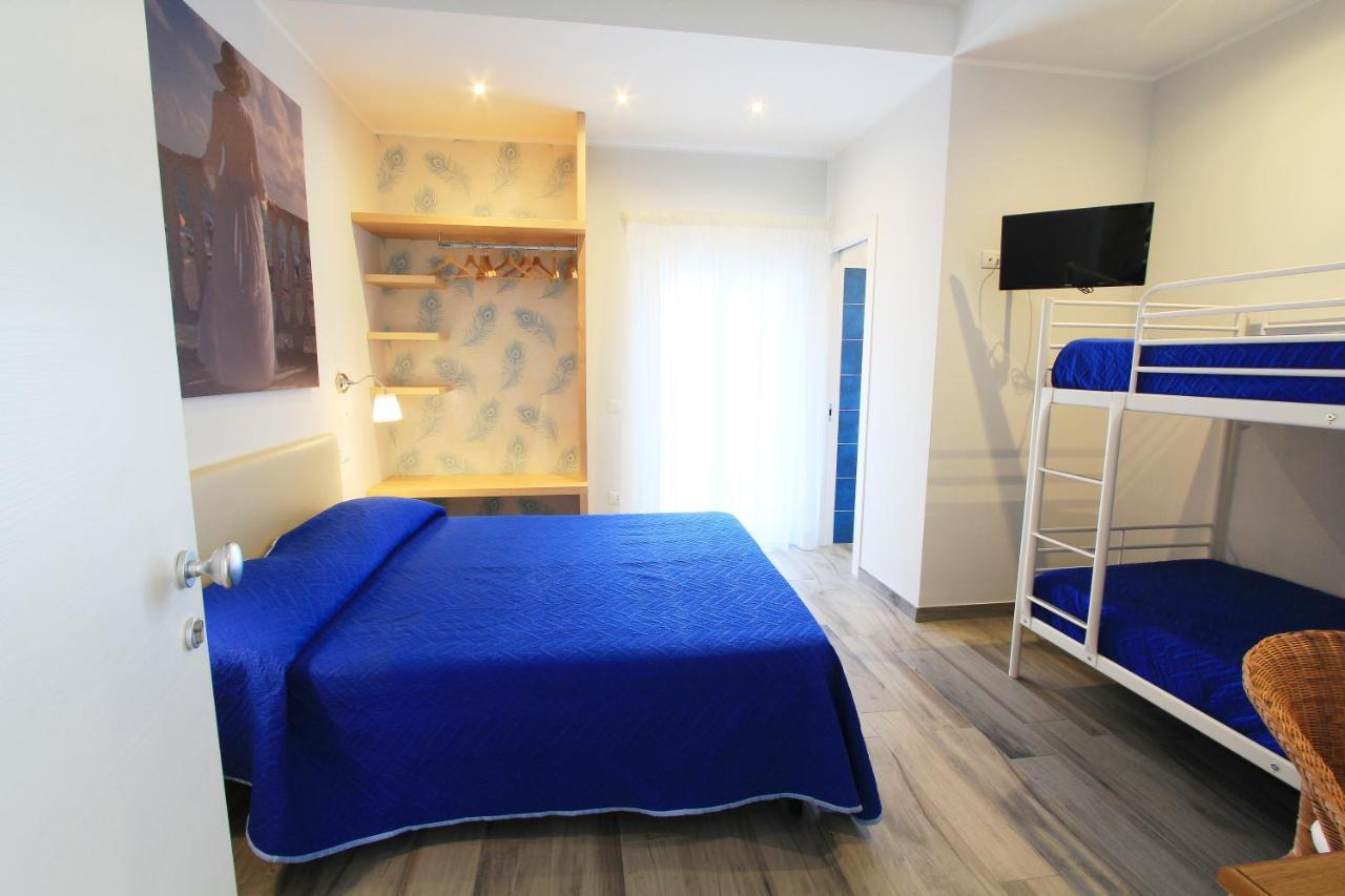 Hotel Rio Claro Fondi Extérieur photo